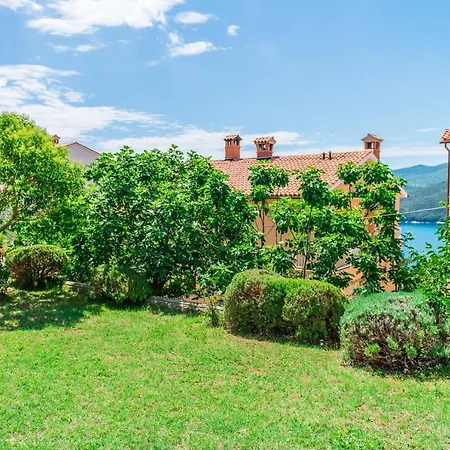 Pino 3* Rabac