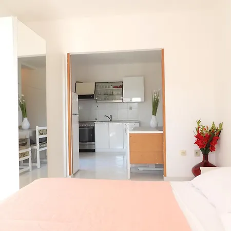 Πανσιόν Pino Rabac