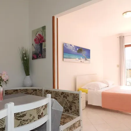 Πανσιόν Pino 3*