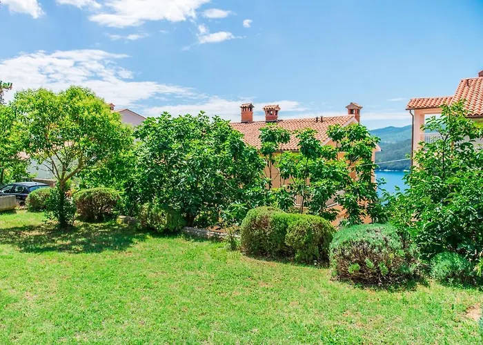 Pino 3* Rabac